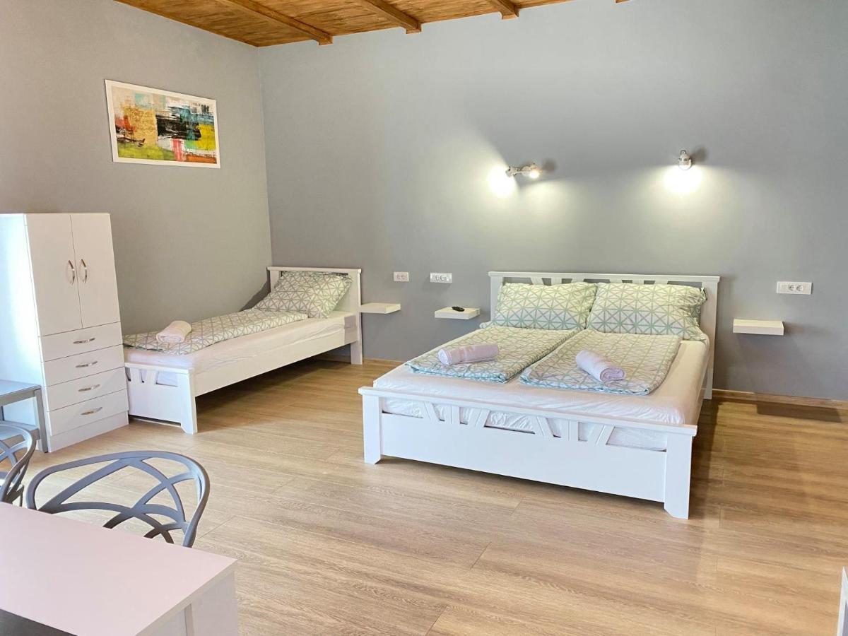 Julia Apartman Pacir Exterior photo